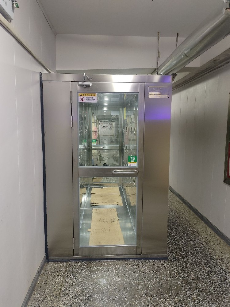 臨沂鮮果之味電子商務(wù)有限公司風淋室安裝實拍